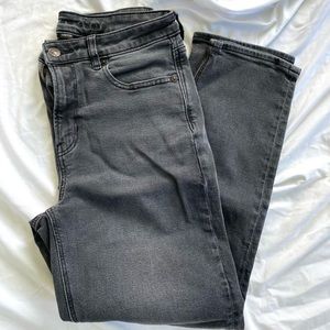 ANERICAN EAGLE MOM JEANS